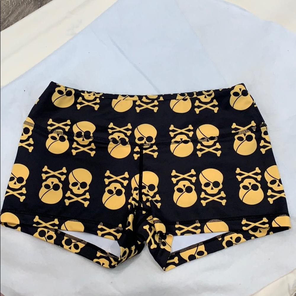 United Lifters Skull Shorts Medium